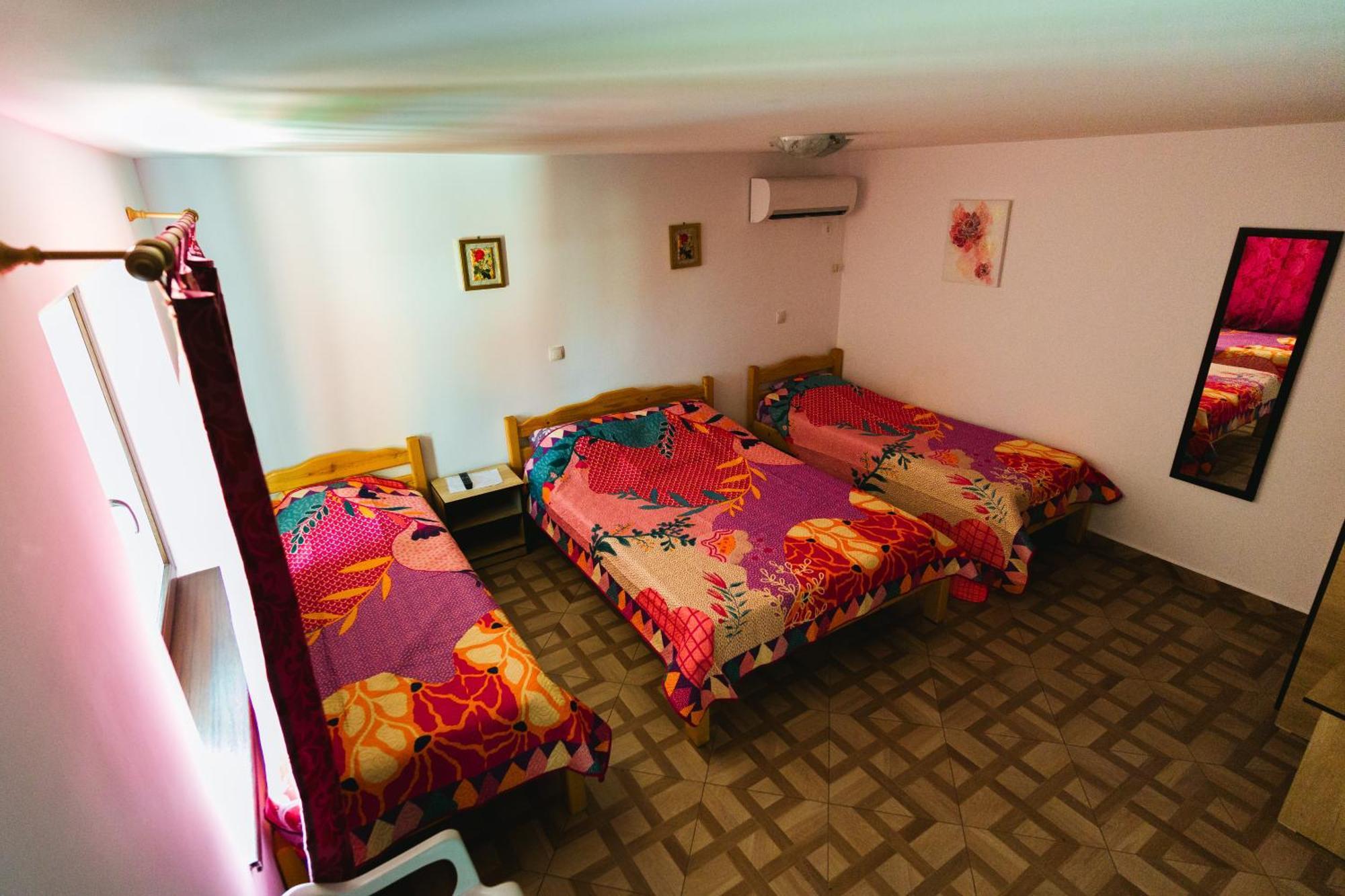 Отель Casa Leahu Костинешти Экстерьер фото